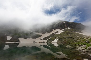 Giresun 'daki Karagol Kara Gölü Doğu Karadeniz Dağları, Buzul Gölleri, Kurban Gölü, Dereli, Girsun