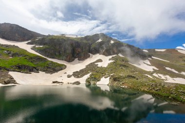 Giresun 'daki Karagol Kara Gölü Doğu Karadeniz Dağları, Buzul Gölleri, Kurban Gölü, Dereli, Girsun