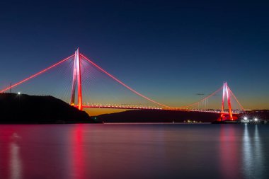 Yavuz Sultan Selim Köprüsü gece teşhirciliği