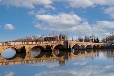 Tunca bridge over Tunca river and Selimiye Mosque inEdirne