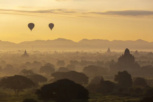 Flying Hot Air Balloons Bagan — Stock fotografie