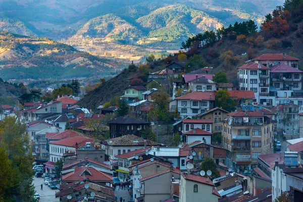 Histórico Velho Branco Pequenas Casas Madeira Mudurnu Entre Montanhas Árvores — Fotografia de Stock