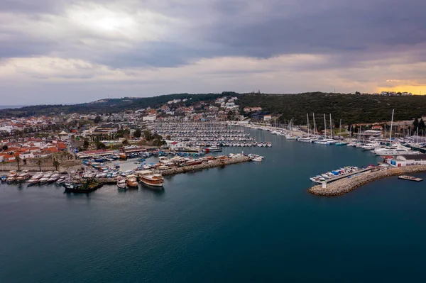 Sigacik Hafen Und Burgblick Sigacik Ist Beliebteste Touristenattraktion Der Türkei — Stockfoto