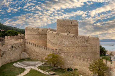 Kilitbahir Şatosu (Kalesi) 1452 yılında İstanbul kuşatması sırasında Çanakkale 'nin Avrupa yakasında Fatih Sultan Mehmet tarafından inşa edilmiştir. Gelibolu Turtası