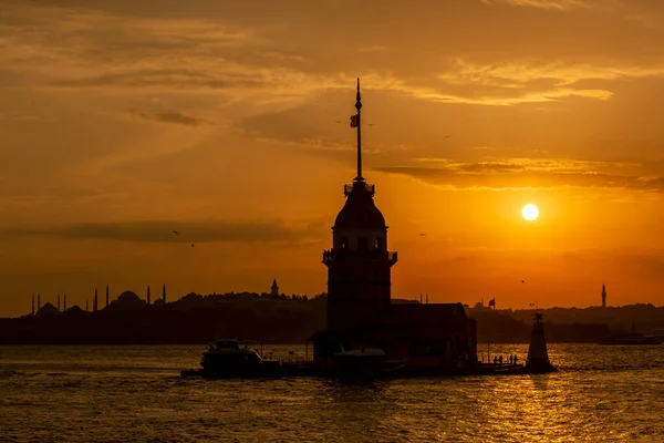 Jungfrutornet Kulesi Vid Solnedgången Istanbul Turkiet — Stockfoto