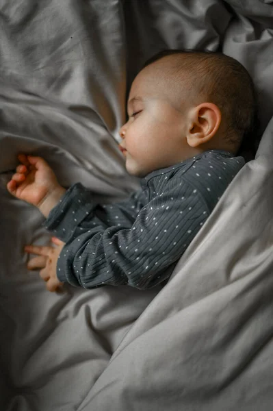 Baby Sleeps Bed Home — Stock Photo, Image