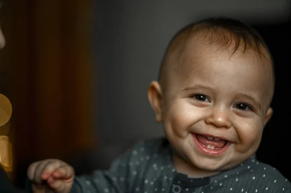 Retrato Alegre Bebé Feliz — Foto de Stock