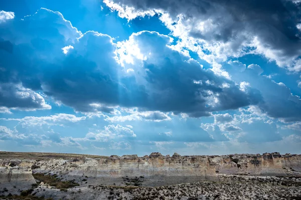 Lilla Jerusalem Badlands State Park i Logan County, Kansas. Den krita klippformationen är en listad National Natural Landmark. — Stockfoto