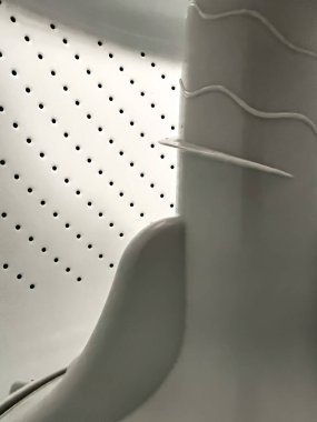 Çamaşır makinesini dolduran üst katın görüntüsü. - Evet. Yüksek kalite fotoğraf