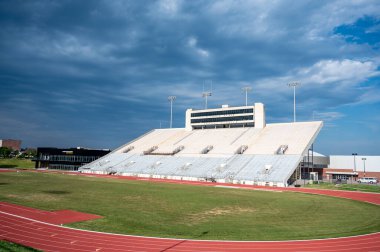 Futbol stadyumu ve Cessna, Wichita Üniversitesi 'nde duruyor.. 