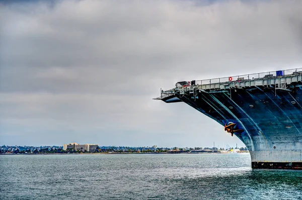 サンディエゴ 2022 Ussミッドウェー博物館で弓と開いている海 高品質の写真 — ストック写真