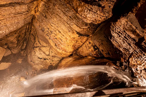 Flowing Waterfall Underground Niagara Cave High Quality Photo — Stock Photo, Image