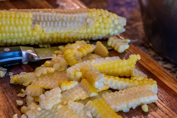 Using Knife Remove Kernels Cob Ear Sweet Corn High Quality — Foto de Stock