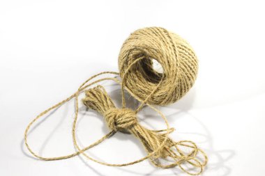 Turuncu arka planda izole edilmiş taze chayote veya Sechium edule yakın görüntüsü. Mirliton, gisquil, pimpinela ve choko olarak da bilinir, su kabağı familyasına ait yenilebilir bir bitki türü..