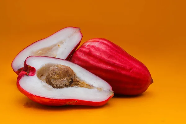 Jambu Bol Jambu Jamaica Isolado Fundo Laranja Também Conhecido Como — Fotografia de Stock