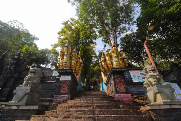 Sukabumi Java Ocidental Indonésia Junho 2021 Porta Santuário Com Estátua — Fotografia de Stock