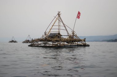 Bagan ya da pagang, özellikle Sukabumi 'de Endonezya' nın geleneksel balıkçılık enstrümanıdır. Pagang bambudan yapılmış bir balıkçı teknesi türüdür. Genellikle denizin ortasında balık yakalamak için kullanılır..