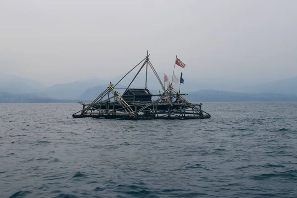 Bagan ya da pagang, özellikle Sukabumi 'de Endonezya' nın geleneksel balıkçılık enstrümanıdır. Pagang bambudan yapılmış bir balıkçı teknesi türüdür. Genellikle denizin ortasında balık yakalamak için kullanılır..