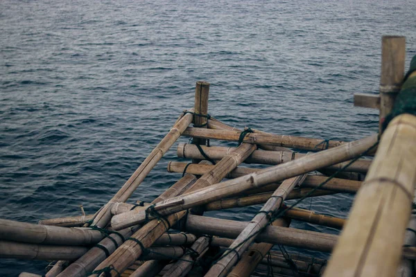 Bagan或Pagang是印度尼西亚的传统捕鱼工具 特别是在Sukabumi 帕光是一种竹制的渔船 它通常被用来在海中央捕鱼 — 图库照片