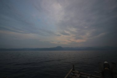 Bagang ya da pagang, özellikle Sukabumi 'de Endonezya' nın geleneksel balıkçılık enstrümanıdır. Geceleri küçük bir jeneratörden gelen ışığı kullanarak balık yakalamak için kullanılan bambudan yapılmış bir balıkçı teknesi..