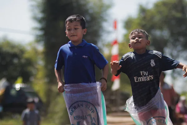 Sukabumi Java Occidental Indonesia Agosto 2020 Niños Indonesios Compiten Por —  Fotos de Stock