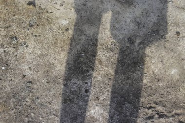 Endüstriyel arkaplan için vurgulama ve gölge karşıtlığına sahip duvar dokulu soyut arkaplan