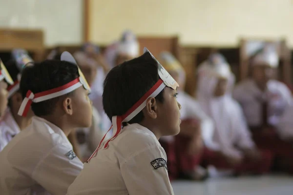 Sumedang Westjava Indonesien Dezember 2019 Eine Gruppe Indonesischer Grundschüler Weiß — Stockfoto