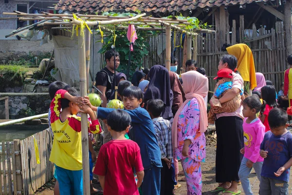 수카부미 인도네시아 웨스트 인도네시아 인도네시아 아이들 Sigit 전통적 게임을 있거나 — 스톡 사진