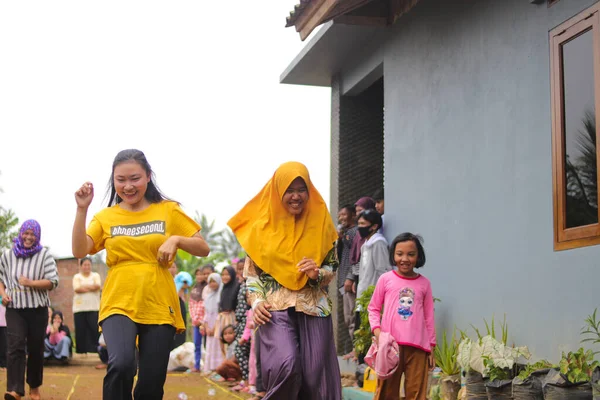 Sukabumi Java Occidental Indonesia Agosto 2021 Grupo Mujeres Indonesias Felices —  Fotos de Stock