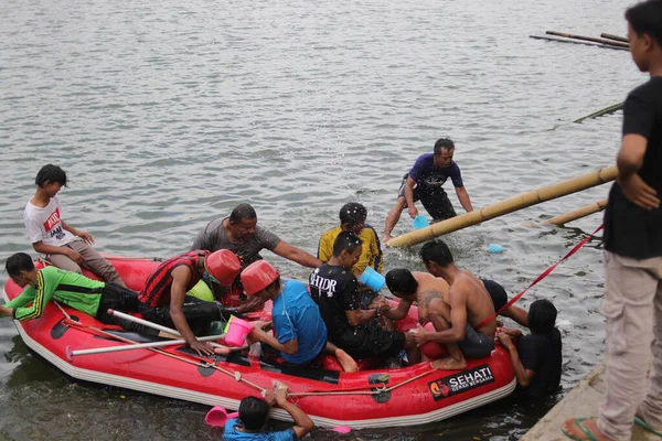 Sukabumi West Java Indonesië Augustus 2021 Een Groep Indonesiërs Zit — Stockfoto