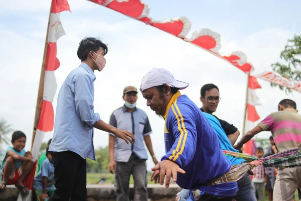 Sukabumi Java Occidental Indonesia Agosto 2021 Grupo Indonesios Atados Usando —  Fotos de Stock