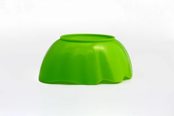 Groene Plastic Schaal Geïsoleerd Witte Achtergrond — Stockfoto
