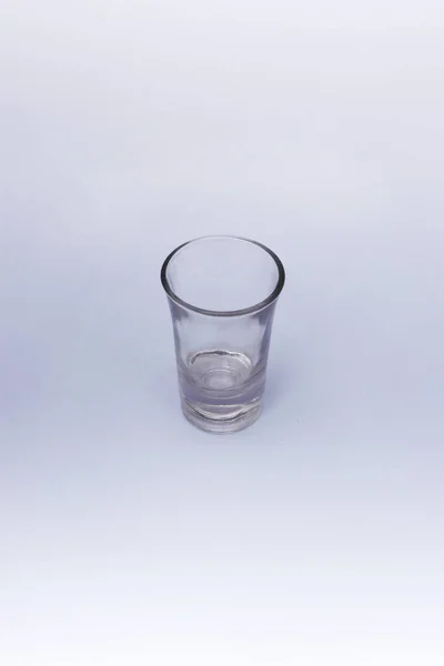 Verre Ouzo Vide Isolé Sur Fond Blanc — Photo