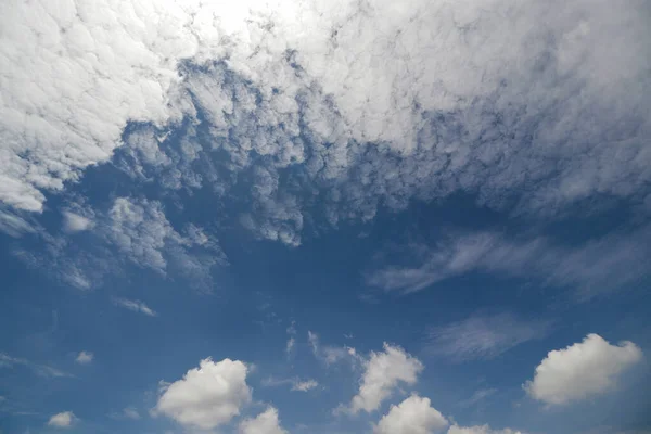 Nuvens Altocumulus Cumulus Com Fundo Azul Claro Céu Meio Dia — Fotografia de Stock