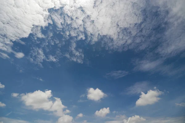 Nuvens Altocumulus Cumulus Com Fundo Azul Claro Céu Meio Dia — Fotografia de Stock