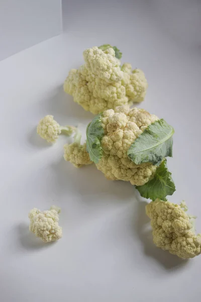 Fresh Organic Cauliflower Also Known Cabbage Flower Green Leaves Isolated — Stock Photo, Image