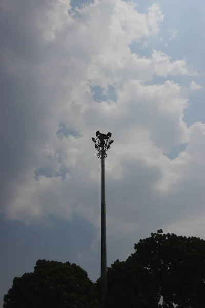 Parque Led Con Fondo Nublado Mediodía — Foto de Stock