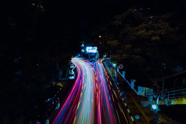印度尼西亚西爪哇万隆 2019年9月16日 梅尔代卡 Jalan Merdeka Bandung 夜间拍摄小径照片 — 图库照片
