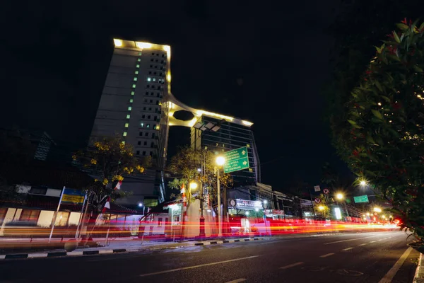 印度尼西亚西爪哇万隆 2019年9月19日 万隆大酒店夜间灯光小径摄影 — 图库照片