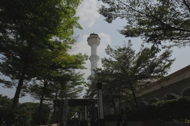 Bandung, Batı Java, Endonezya - 23 Eylül 2019: Bandung Büyük Camii veya Mescid Raya Bandung Kulesi Bandung 'un merkezinde yer almaktadır..