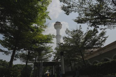 Bandung, Batı Java, Endonezya - 23 Eylül 2019: Bandung Büyük Camii veya Mescid Raya Bandung Kulesi Bandung 'un merkezinde yer almaktadır..