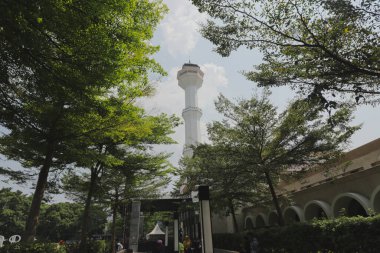Bandung, Batı Java, Endonezya - 23 Eylül 2019: Bandung Büyük Camii veya Mescid Raya Bandung Kulesi Bandung 'un merkezinde yer almaktadır..