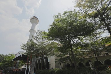 Bandung, Batı Java, Endonezya - 23 Eylül 2019: Bandung Büyük Camii veya Mescid Raya Bandung Kulesi Bandung 'un merkezinde yer almaktadır..