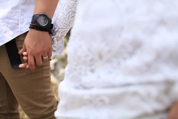 Close View Sweet Couple Holding Hands Together — Stock Photo, Image