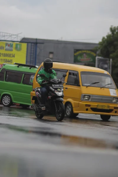 Sukabumi Westjava Indonesien September 2020 Indonesischer Mitfahrgelegenheiten Fahrer Reitet Mit — Stockfoto