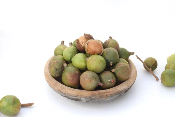 Top View Macadamia Nuts Wooden Bowl Isolated White Background — Fotografia de Stock