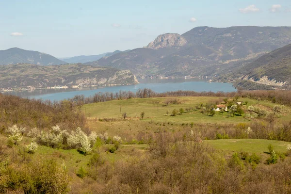 Vista Del Danubio Desde Las Orillas Del Donji Milanovac — Foto de Stock