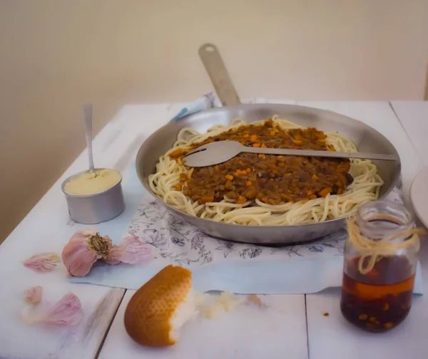 Mercimek soslu spagetti.