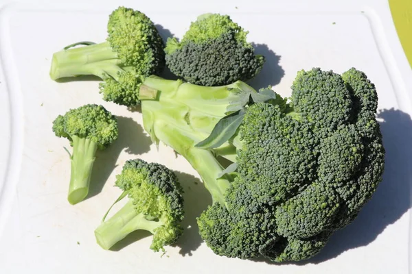 Brokoli Floret Memotong Brokoli Siap Untuk Mempersiapkan — Stok Foto