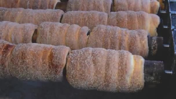 在街上准备的全国捷克色拉尼克甜品 捷克甜味 — 图库视频影像